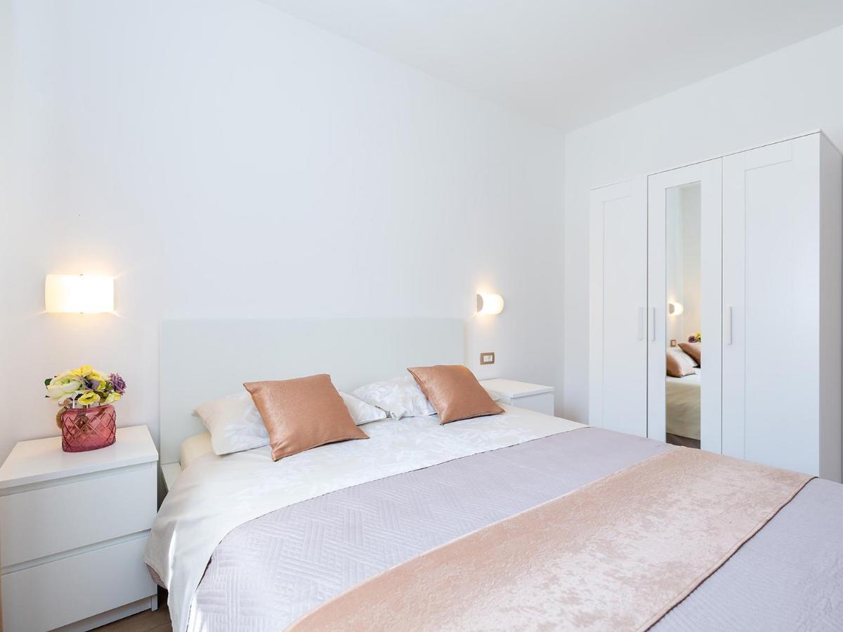 Villa Gioia Apartment With Terrace โปเรช ภายนอก รูปภาพ