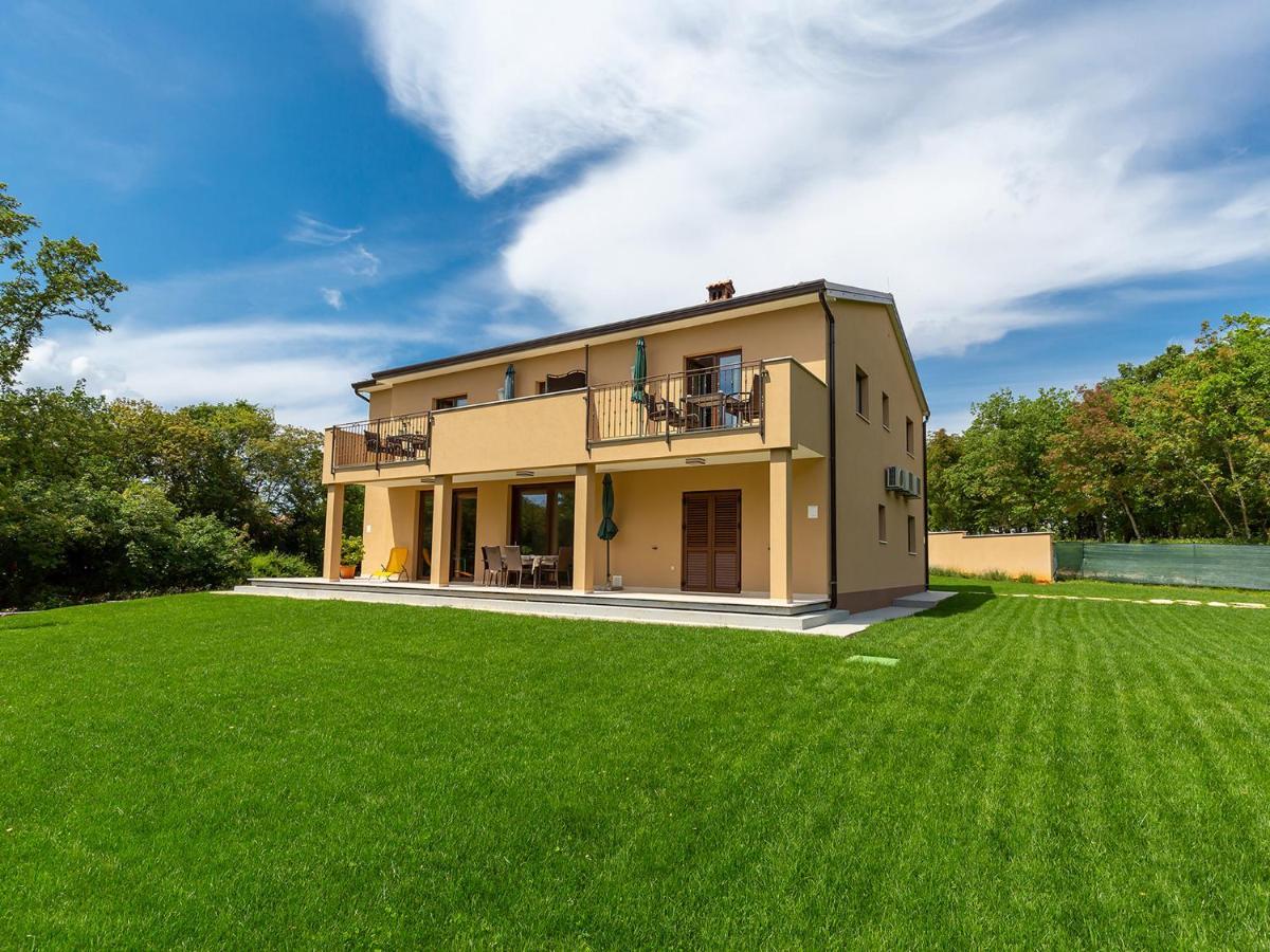 Villa Gioia Apartment With Terrace โปเรช ภายนอก รูปภาพ